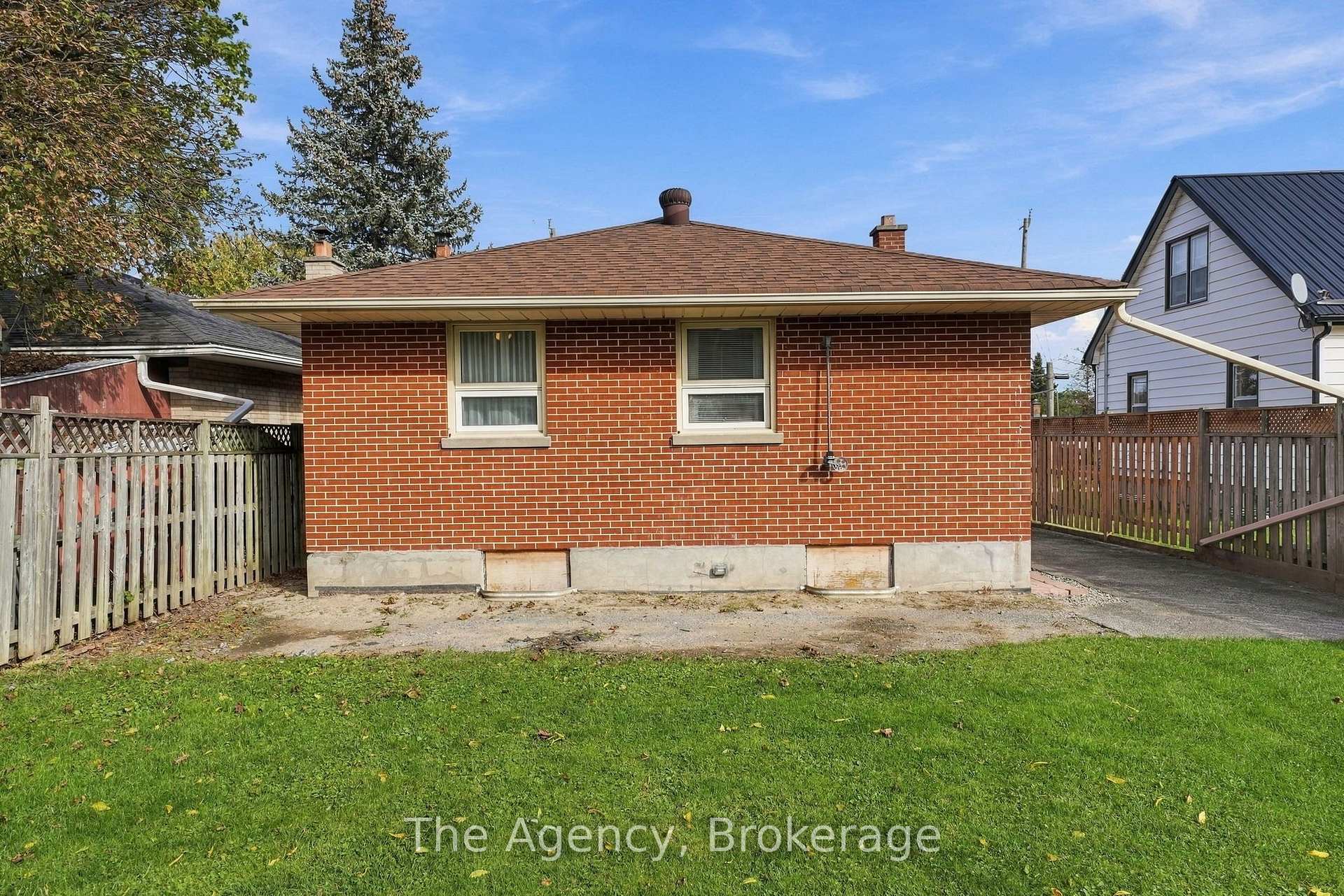 Photo 32 of 374 Nipigon Street, Oshawa, McLaughlin — HOMEH