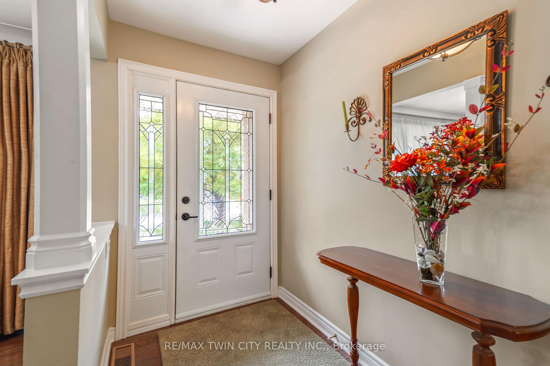 Photo 9 of 25 Brier Crescent, Brantford, Rosedale/Gable Height — HOMEH