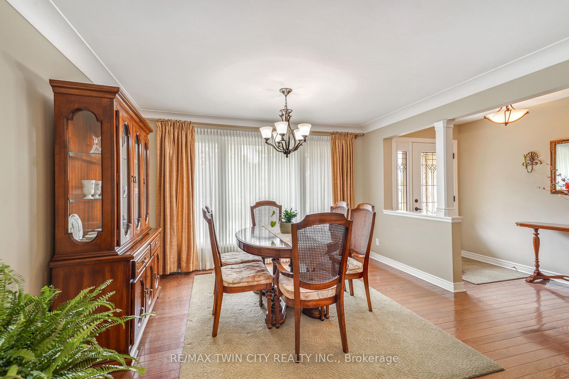 Photo 12 of 25 Brier Crescent, Brantford, Rosedale/Gable Height — HOMEH