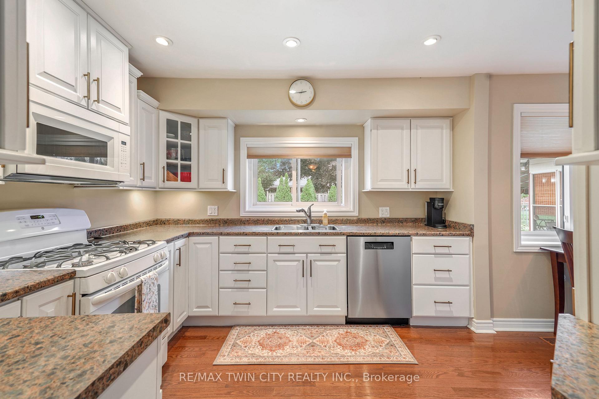 Photo 13 of 25 Brier Crescent, Brantford, Rosedale/Gable Height — HOMEH
