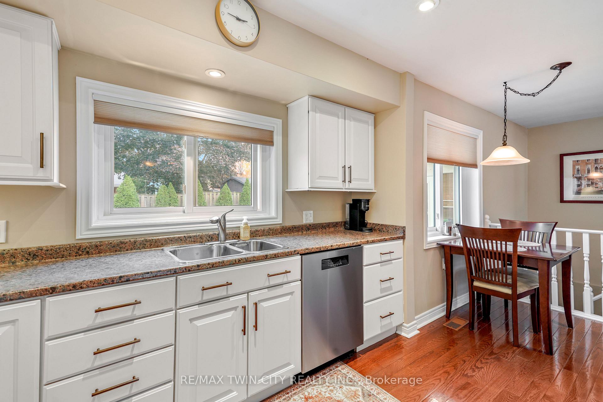Photo 14 of 25 Brier Crescent, Brantford, Rosedale/Gable Height — HOMEH