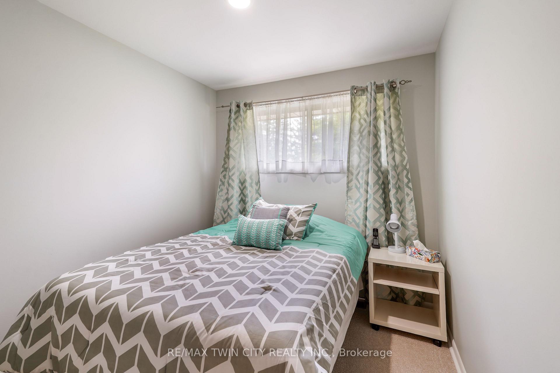 Photo 21 of 25 Brier Crescent, Brantford, Rosedale/Gable Height — HOMEH