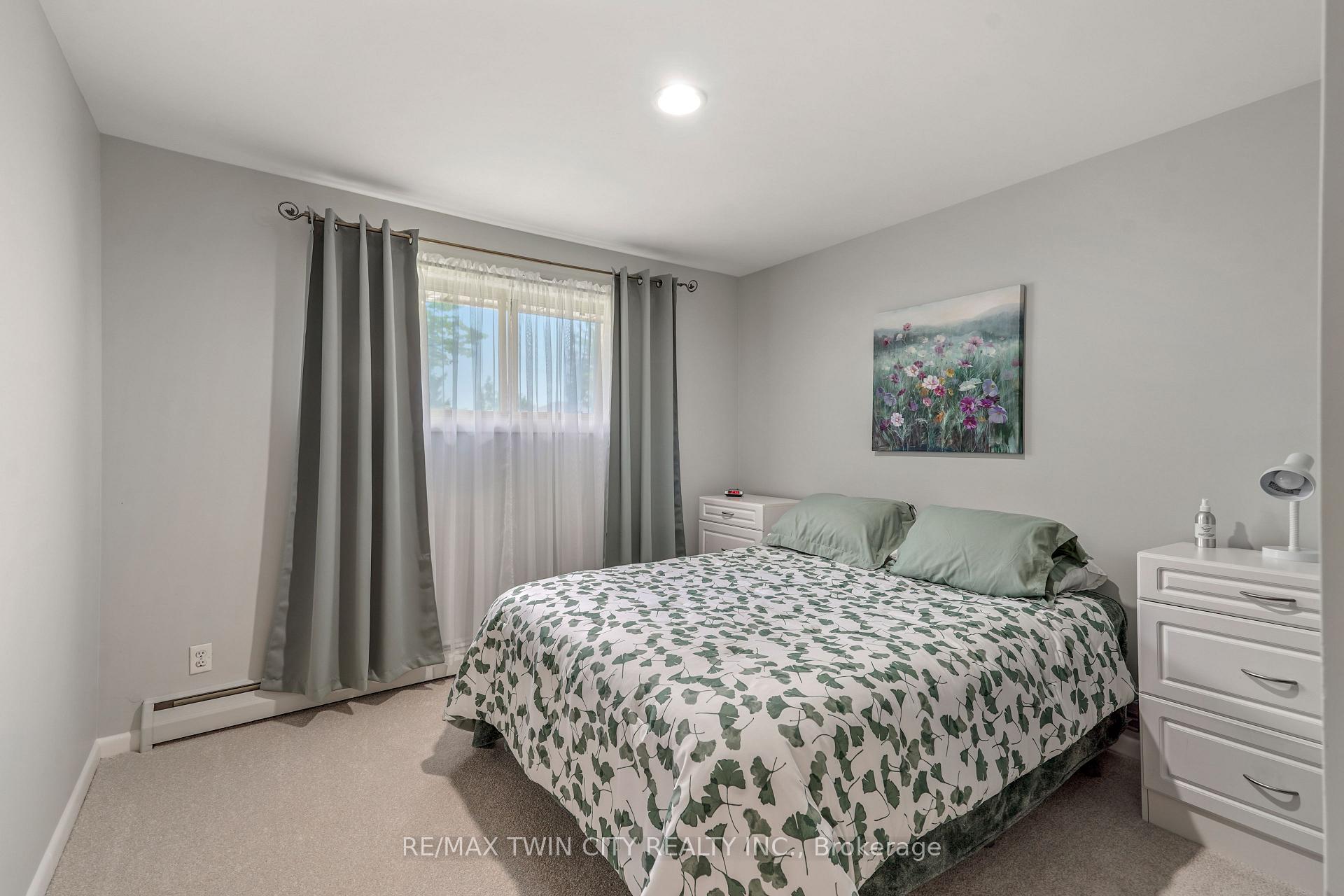 Photo 22 of 25 Brier Crescent, Brantford, Rosedale/Gable Height — HOMEH