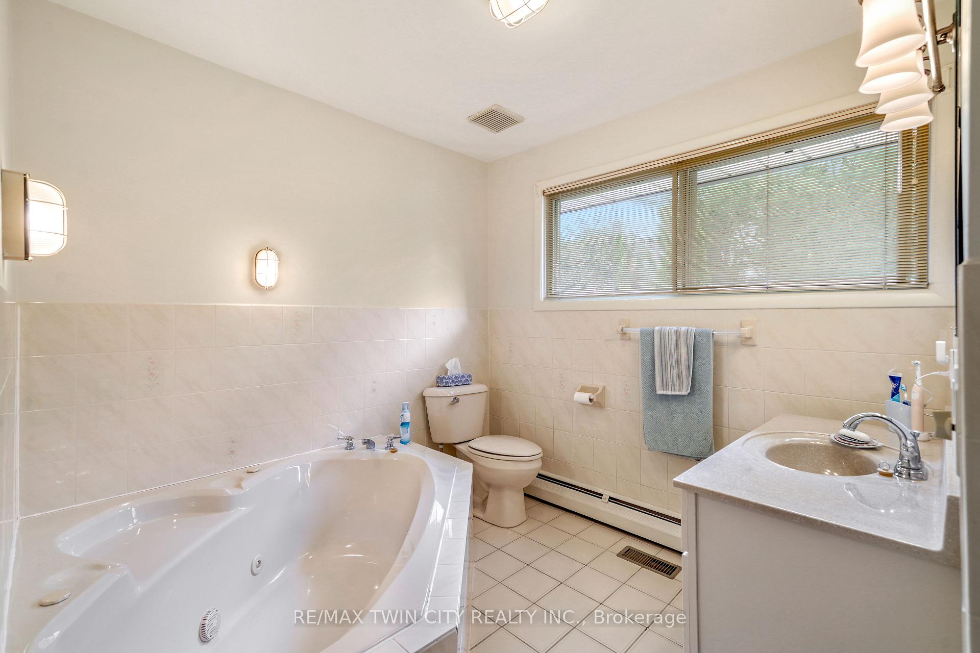 Photo 26 of 25 Brier Crescent, Brantford, Rosedale/Gable Height — HOMEH