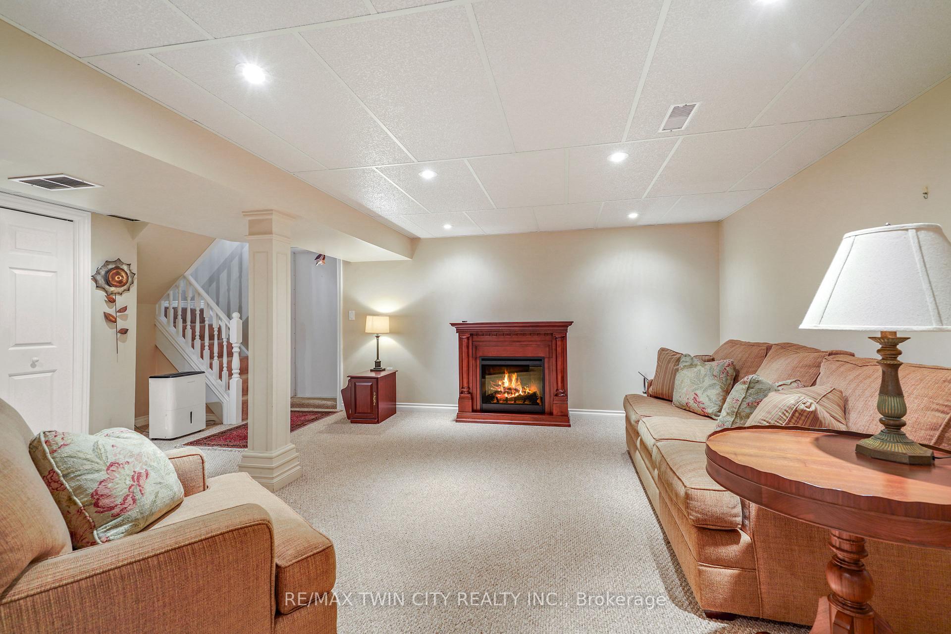 Photo 34 of 25 Brier Crescent, Brantford, Rosedale/Gable Height — HOMEH