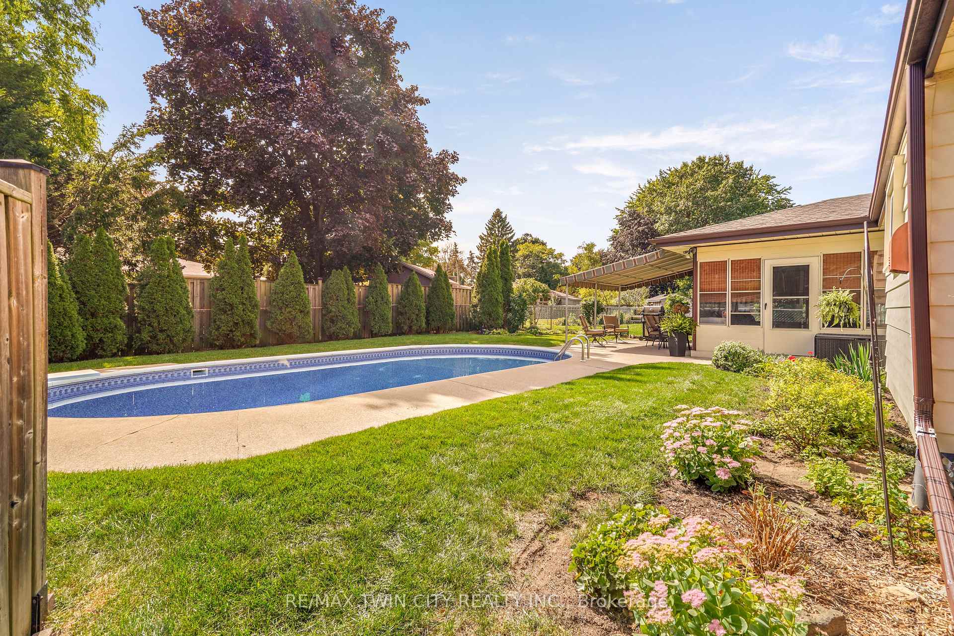 Photo 40 of 25 Brier Crescent, Brantford, Rosedale/Gable Height — HOMEH