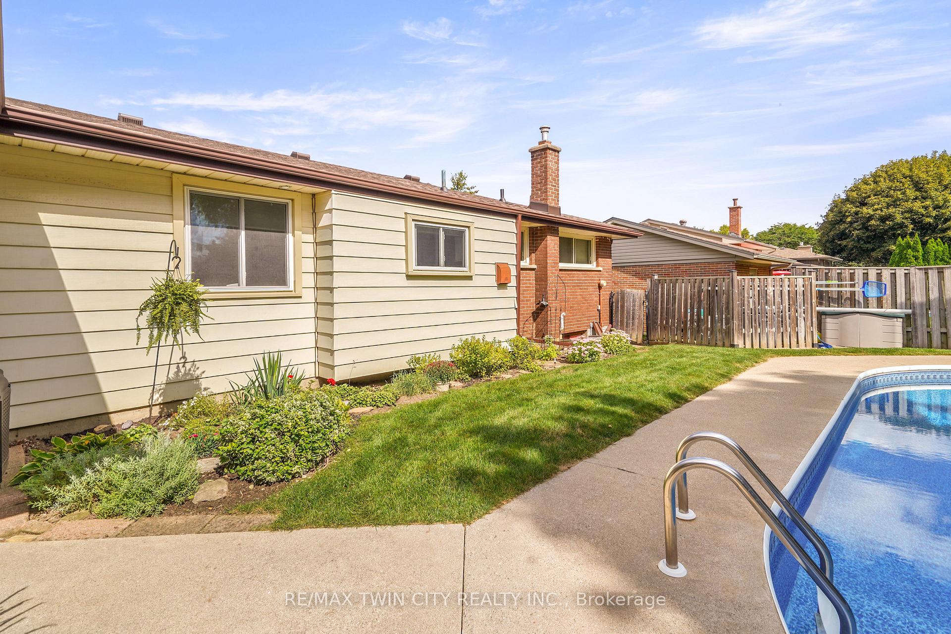 Photo 41 of 25 Brier Crescent, Brantford, Rosedale/Gable Height — HOMEH