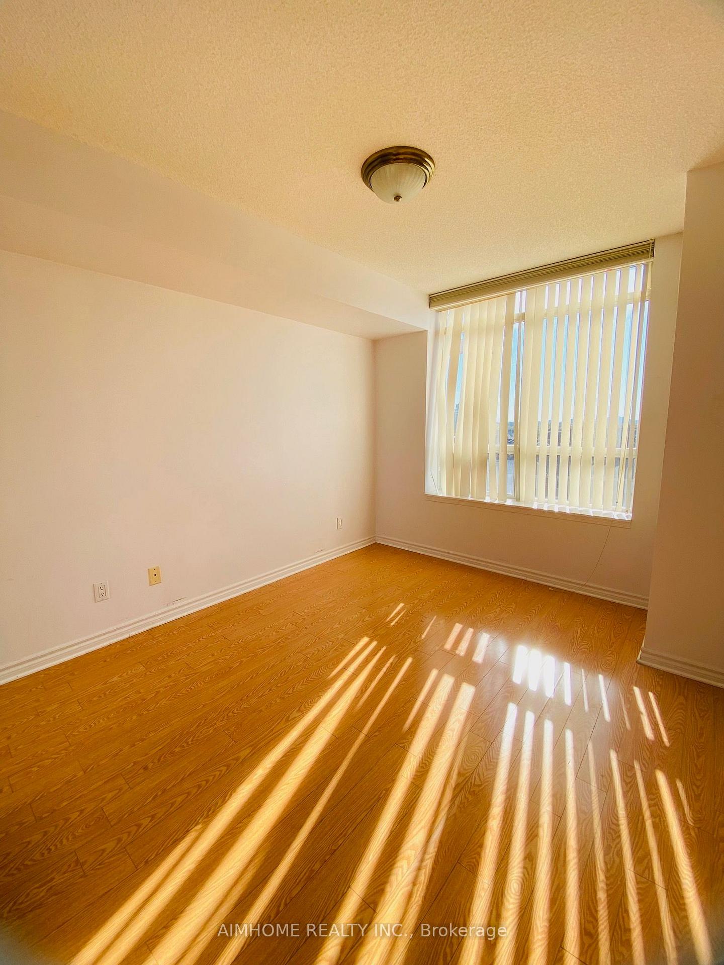 Photo 7 of Unit 708, 130 Pond Drive, Markham, Commerce Valley — HOMEH