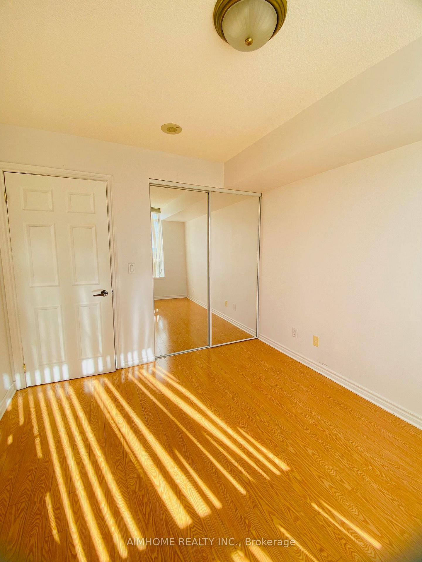 Photo 8 of Unit 708, 130 Pond Drive, Markham, Commerce Valley — HOMEH