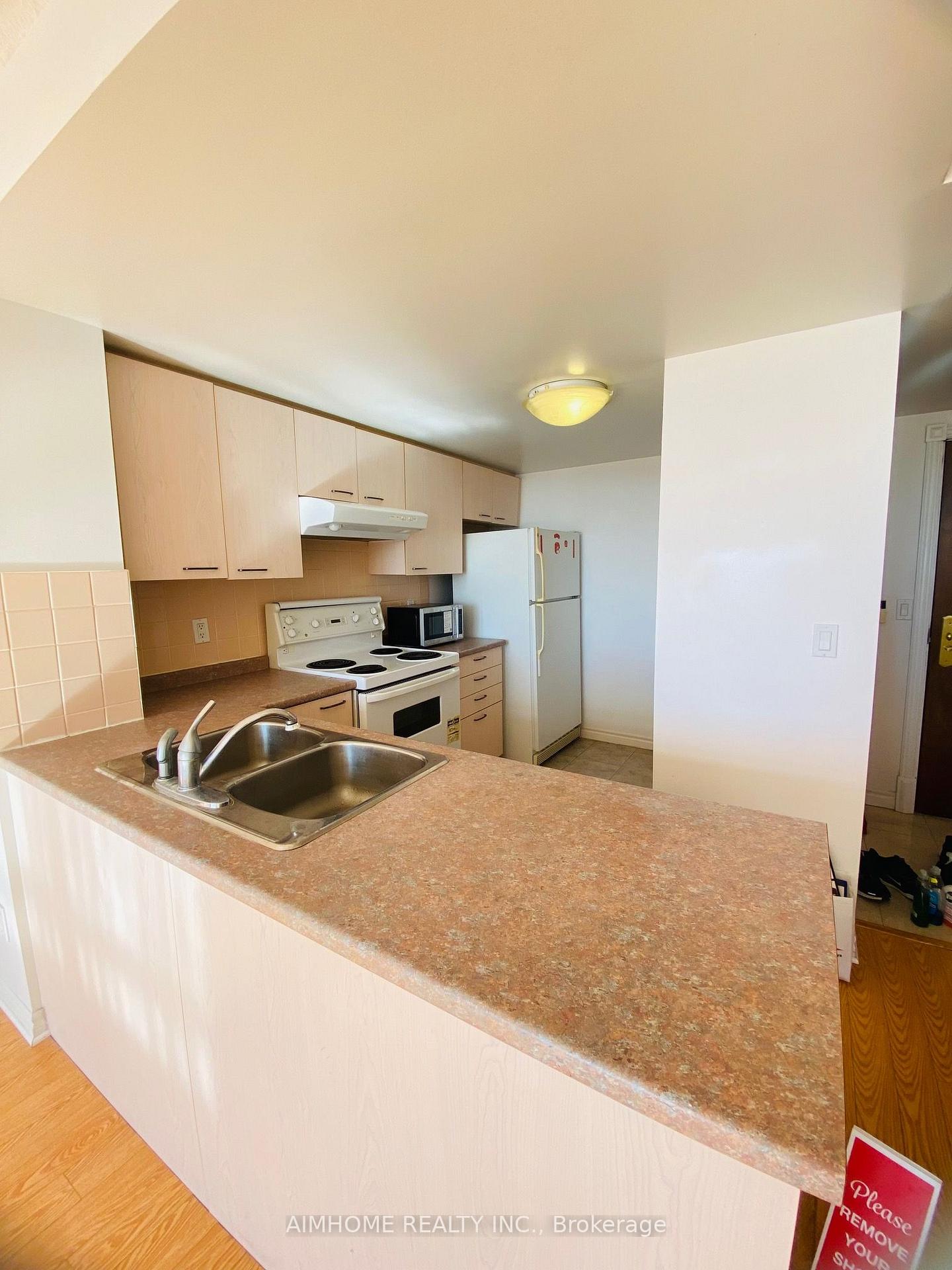 Photo 9 of Unit 708, 130 Pond Drive, Markham, Commerce Valley — HOMEH