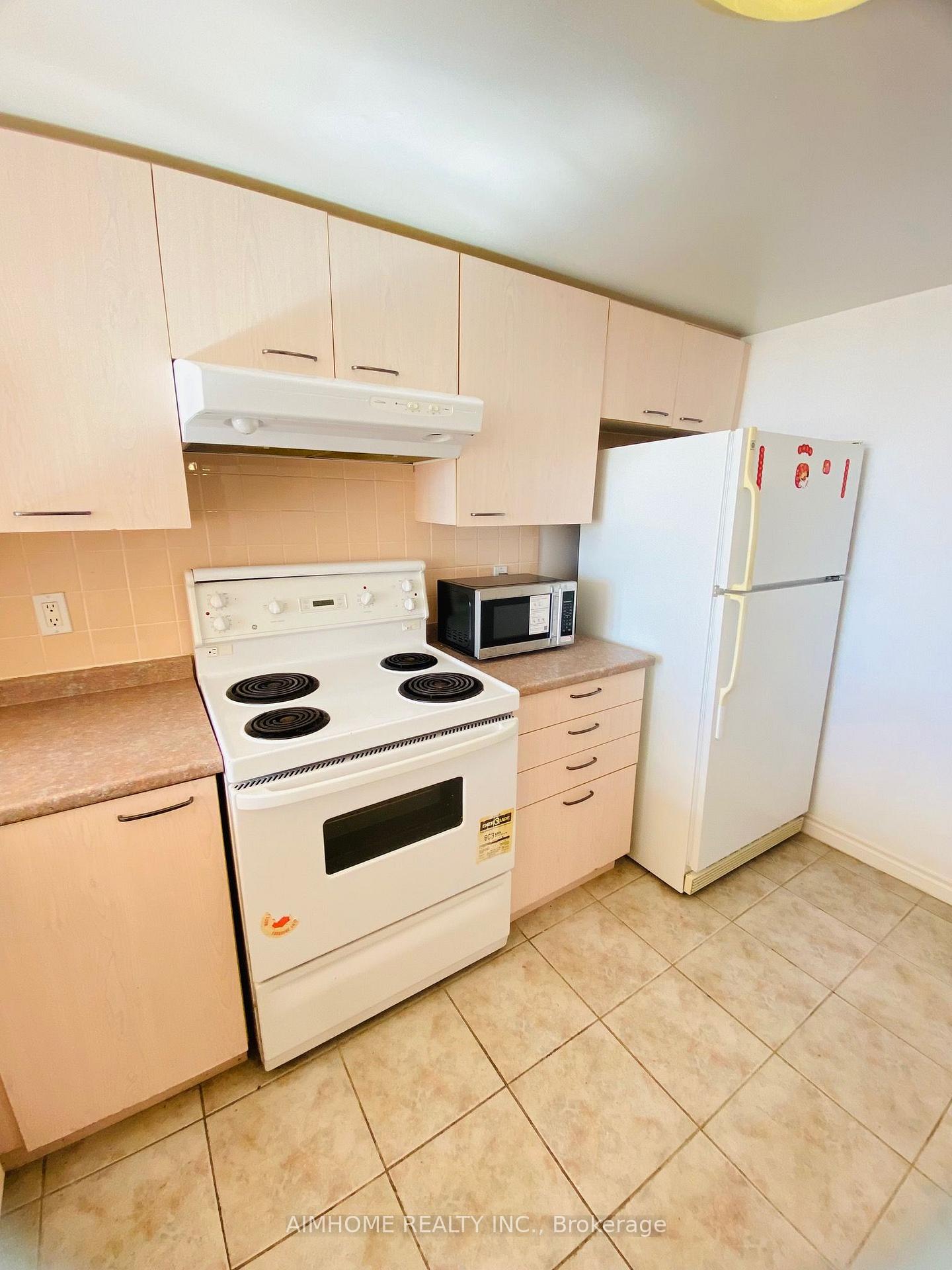 Photo 10 of Unit 708, 130 Pond Drive, Markham, Commerce Valley — HOMEH