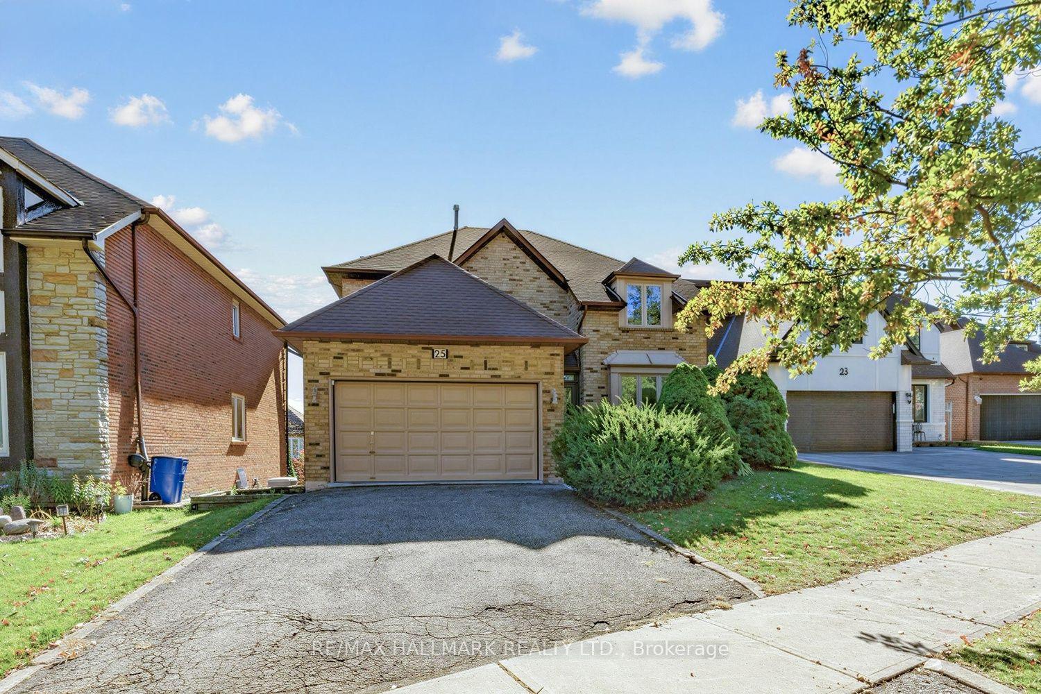 Photo 2 of 25 Cygnus Drive, Richmond Hill, Observatory — HOMEH