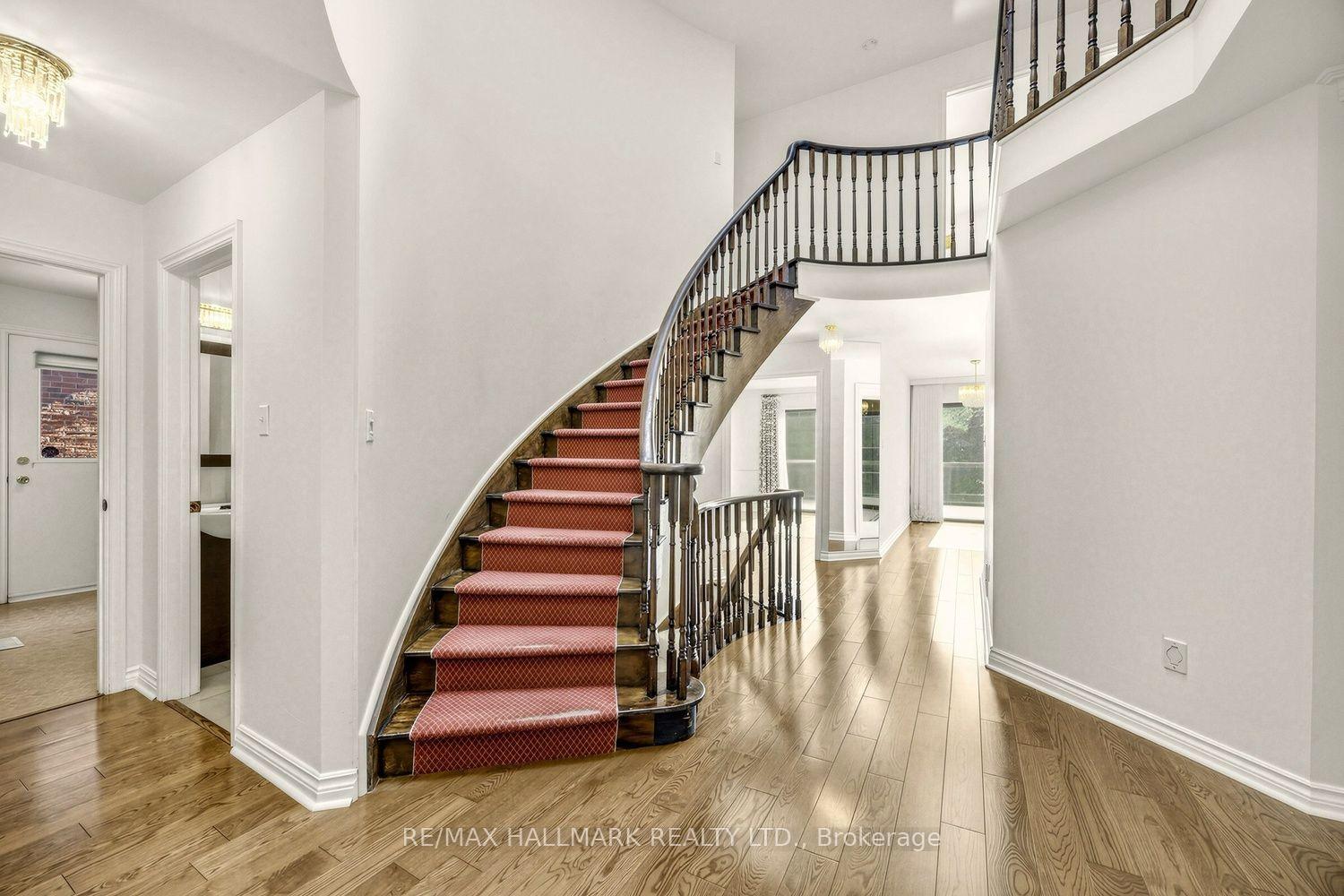 Photo 4 of 25 Cygnus Drive, Richmond Hill, Observatory — HOMEH