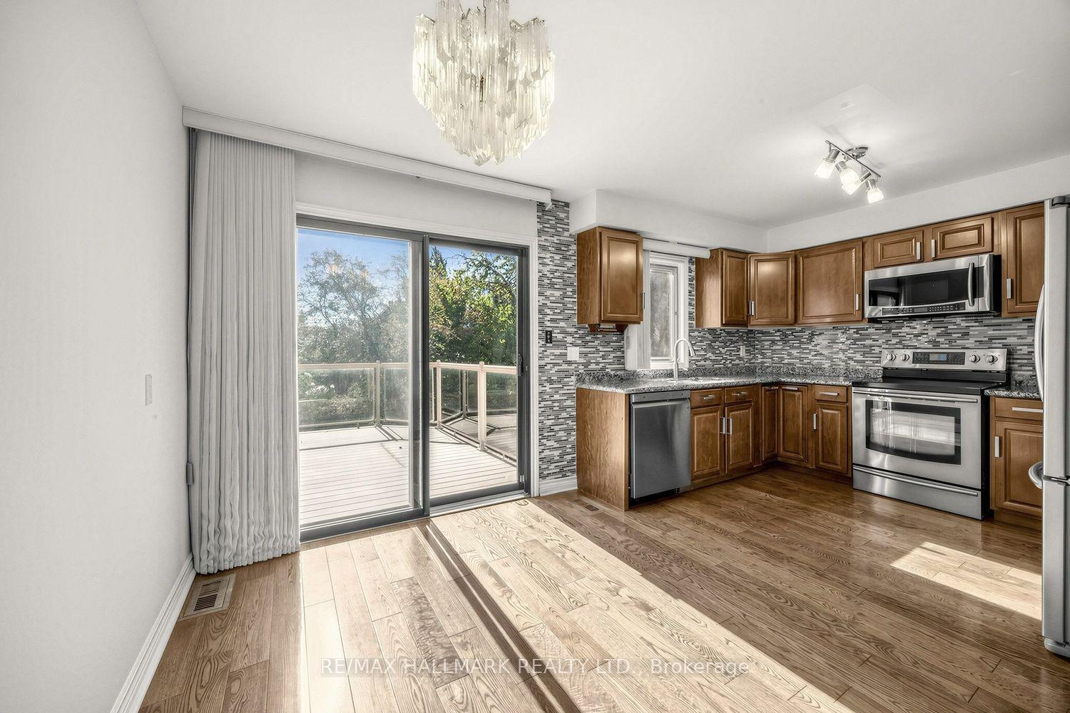 Photo 16 of 25 Cygnus Drive, Richmond Hill, Observatory — HOMEH