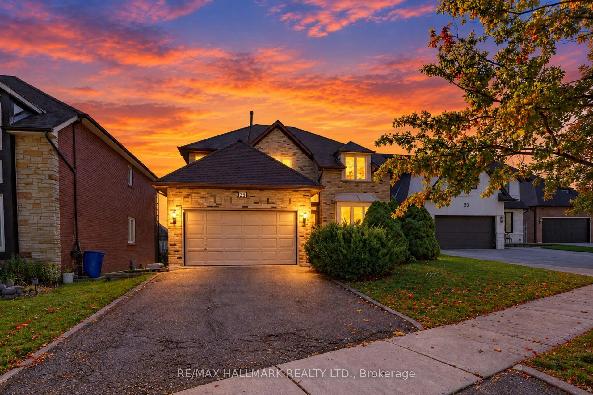 Photo 1 of 25 Cygnus Drive, Richmond Hill, Observatory — HOMEH