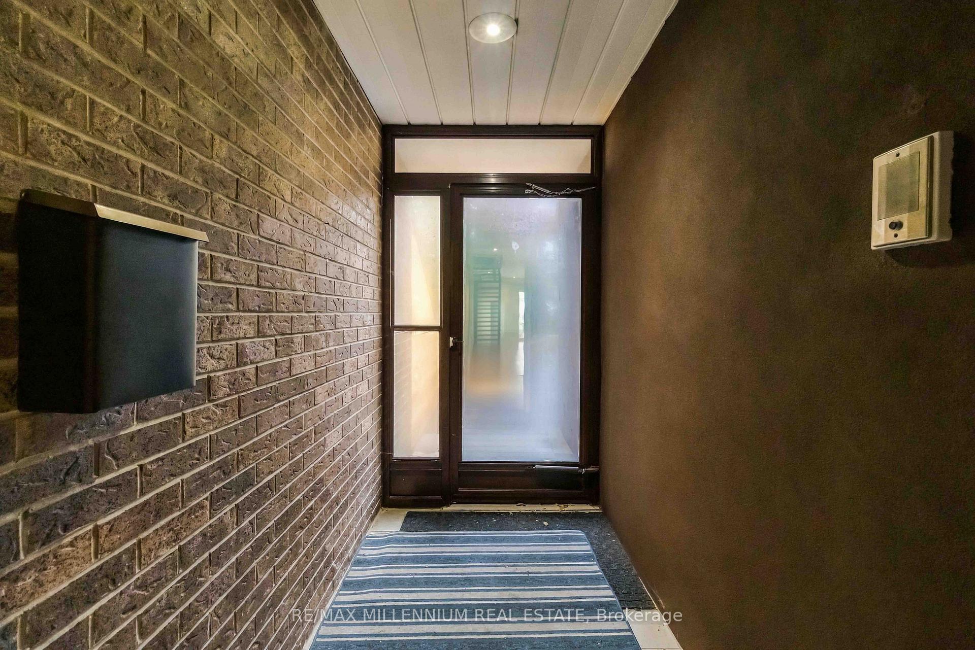 Photo 4 of 65 Castlefield Avenue, Toronto, Yonge-Eglinton — HOMEH