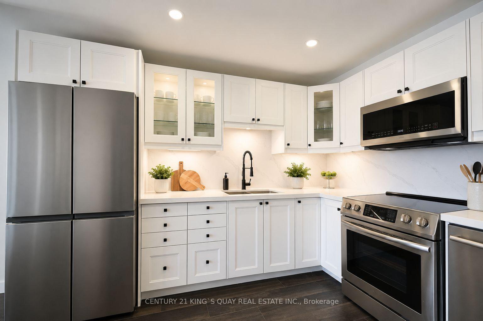 Photo 2 of Unit 502, 25 Agnes Street, Mississauga, Cooksville — HOMEH