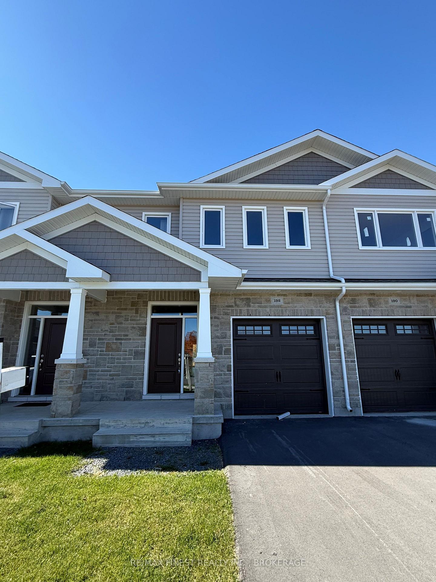Front of 192 Heritage Park Drive