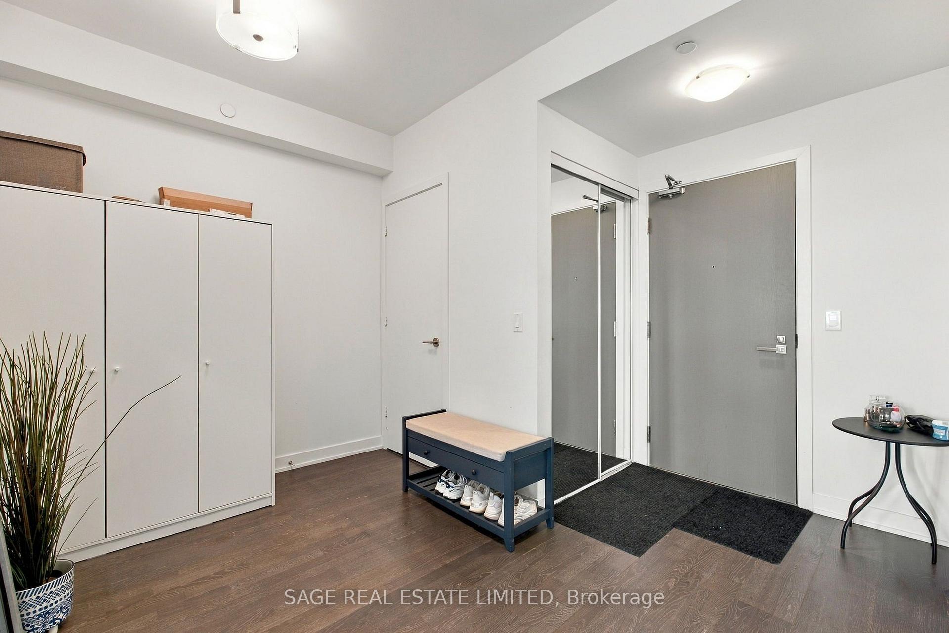 Photo 5 of Unit 908, 501 St Clair Avenue W, Toronto, Casa Loma — HOMEH