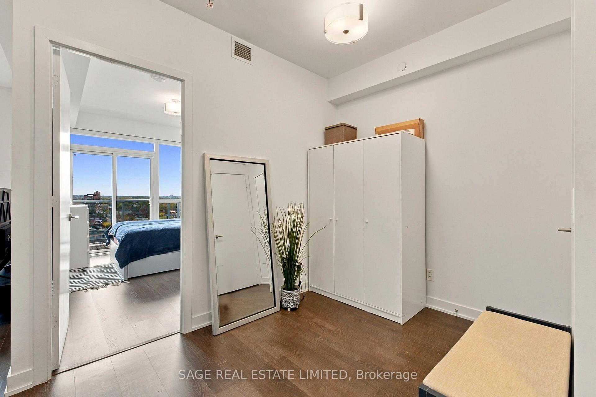 Photo 7 of Unit 908, 501 St Clair Avenue W, Toronto, Casa Loma — HOMEH