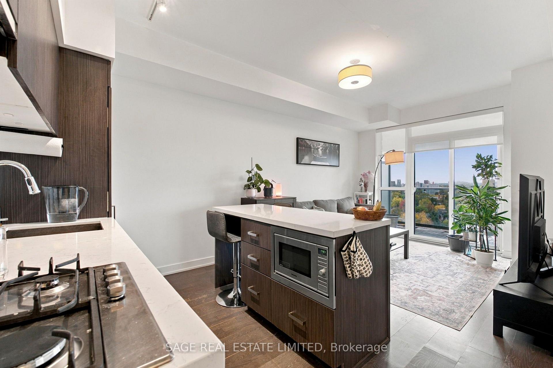 Photo 8 of Unit 908, 501 St Clair Avenue W, Toronto, Casa Loma — HOMEH