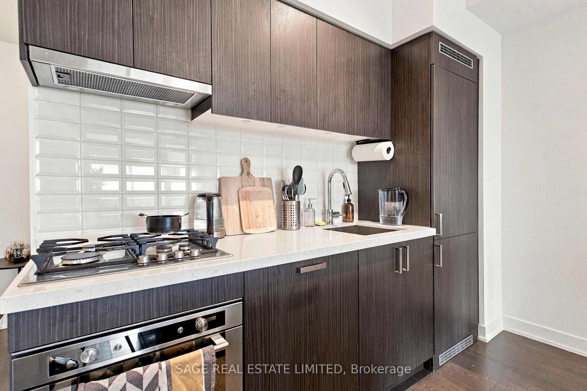 Photo 11 of Unit 908, 501 St Clair Avenue W, Toronto, Casa Loma — HOMEH