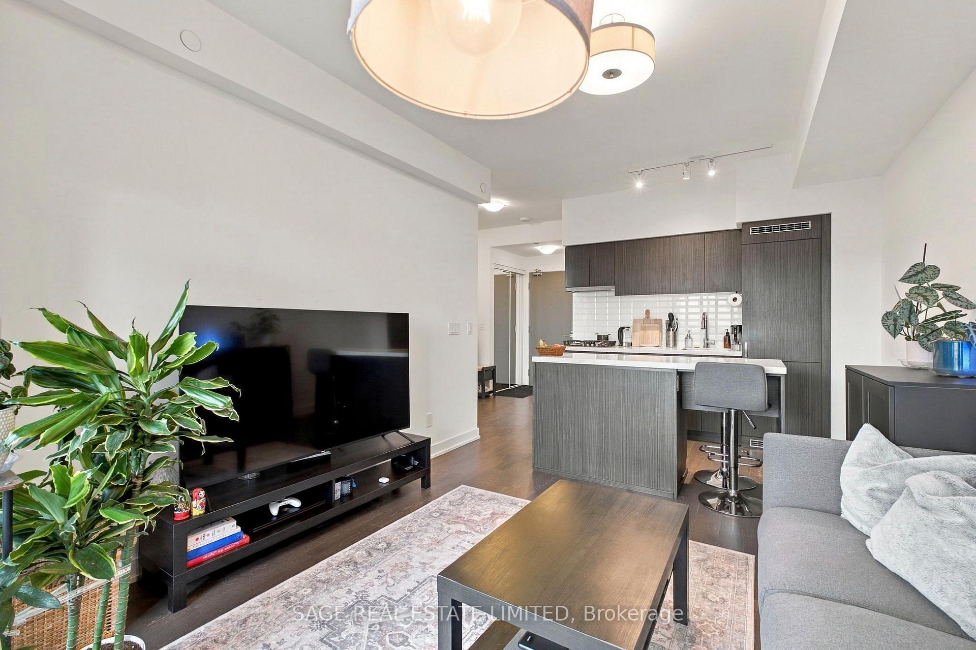 Photo 16 of Unit 908, 501 St Clair Avenue W, Toronto, Casa Loma — HOMEH