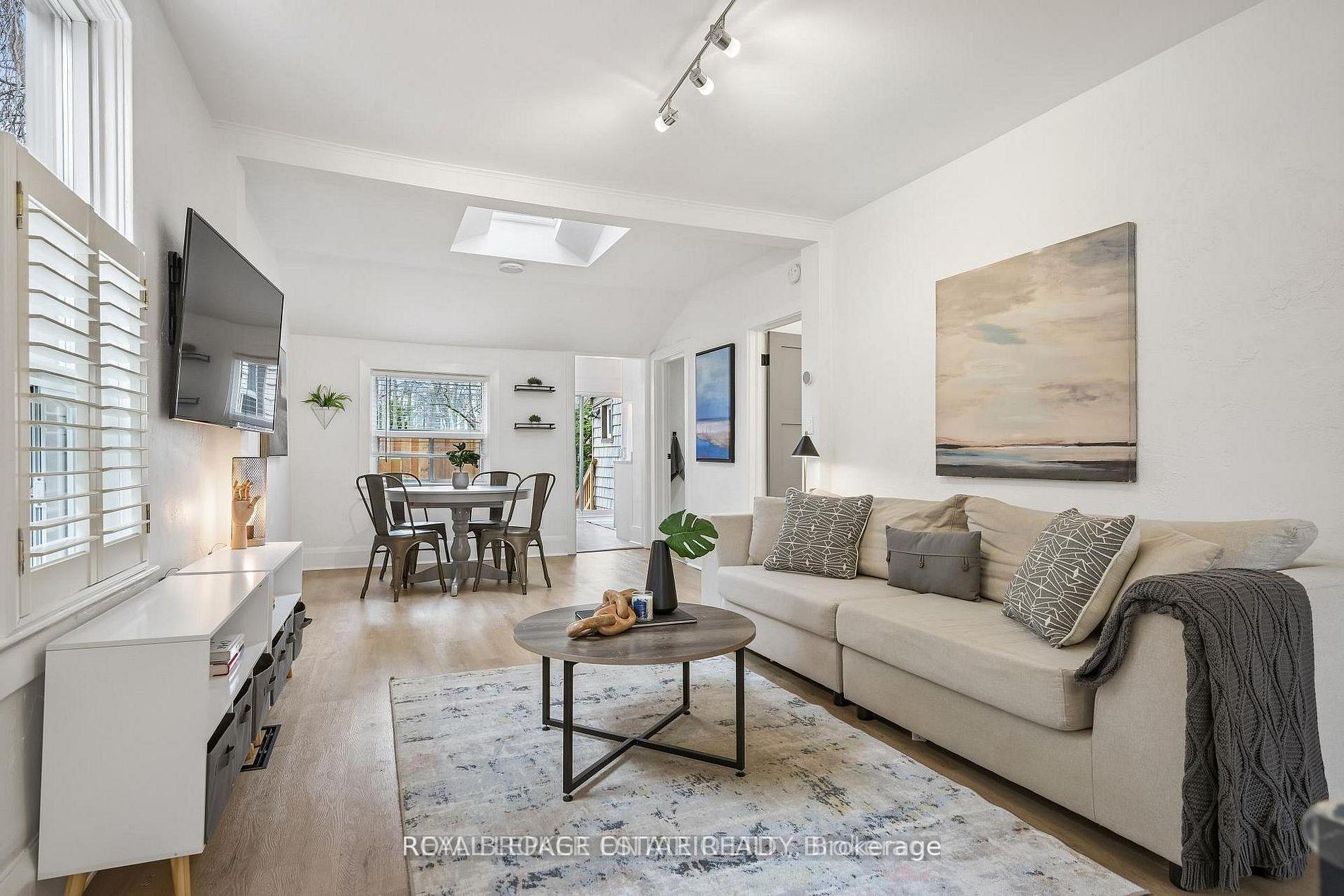 Photo 5 of 60 Haig Avenue, Scarborough, Birchcliffe-Cliffside — HOMEH