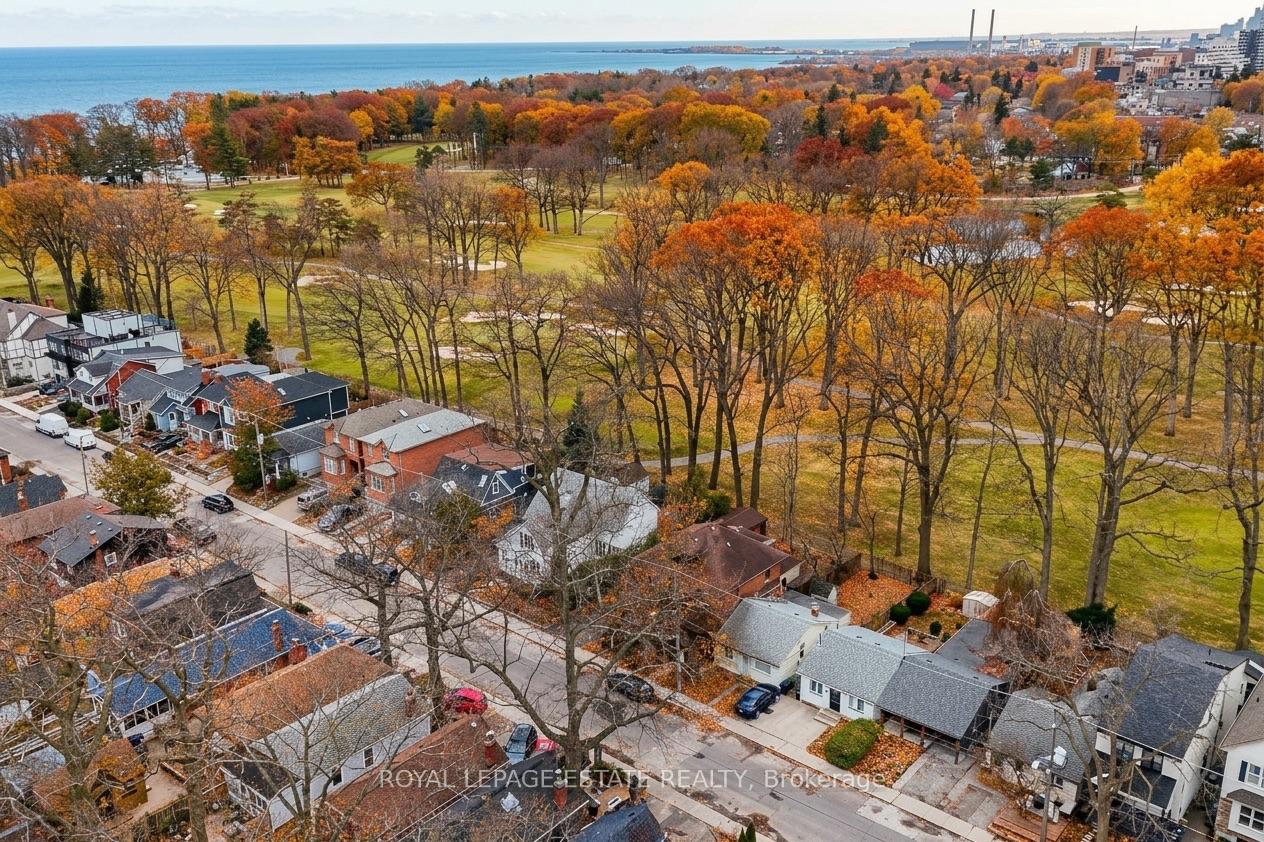 Photo 28 of 60 Haig Avenue, Scarborough, Birchcliffe-Cliffside — HOMEH