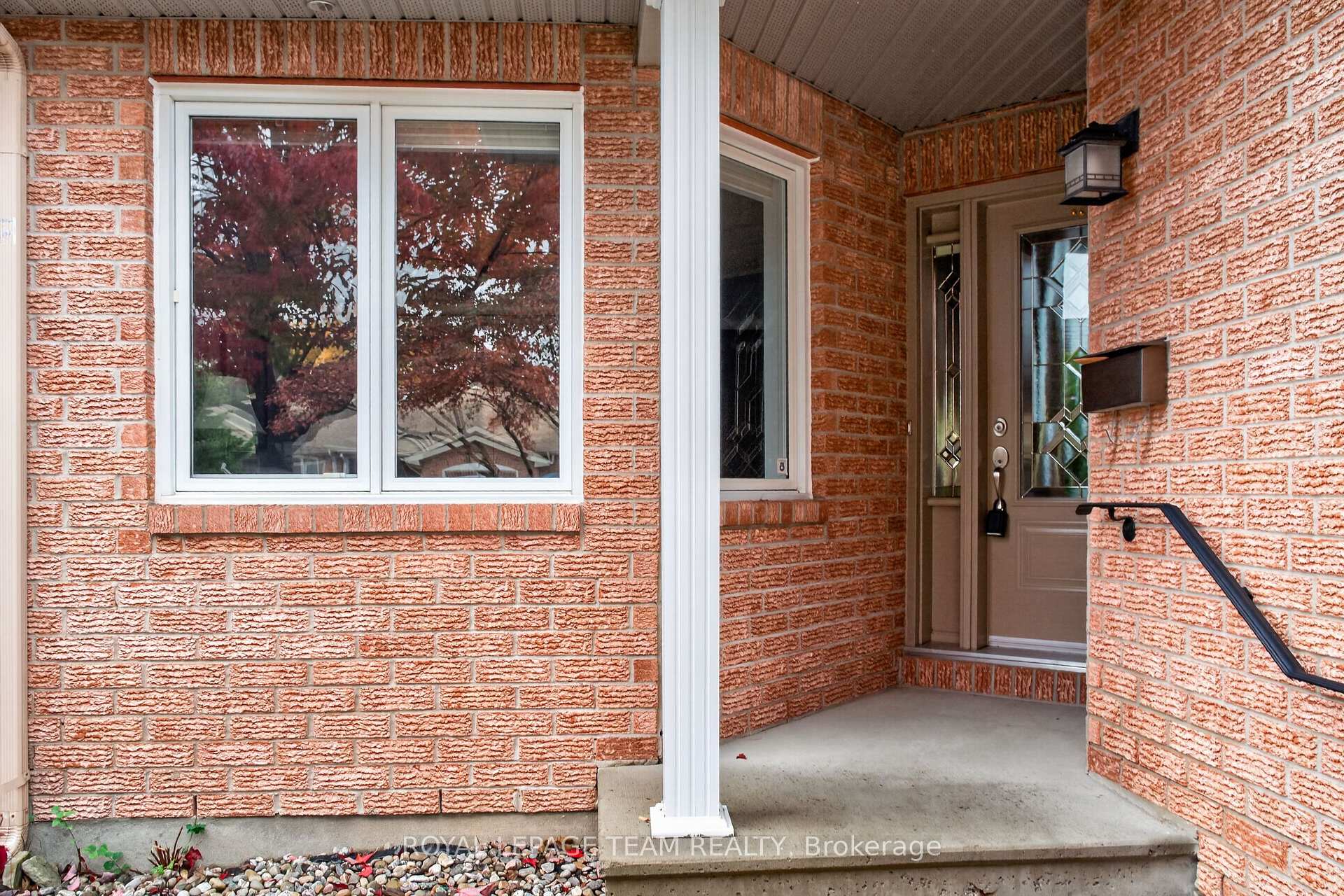Photo 3 of 8 Partridge Drive, Ottawa, Kanata - Bridlewood — HOMEH