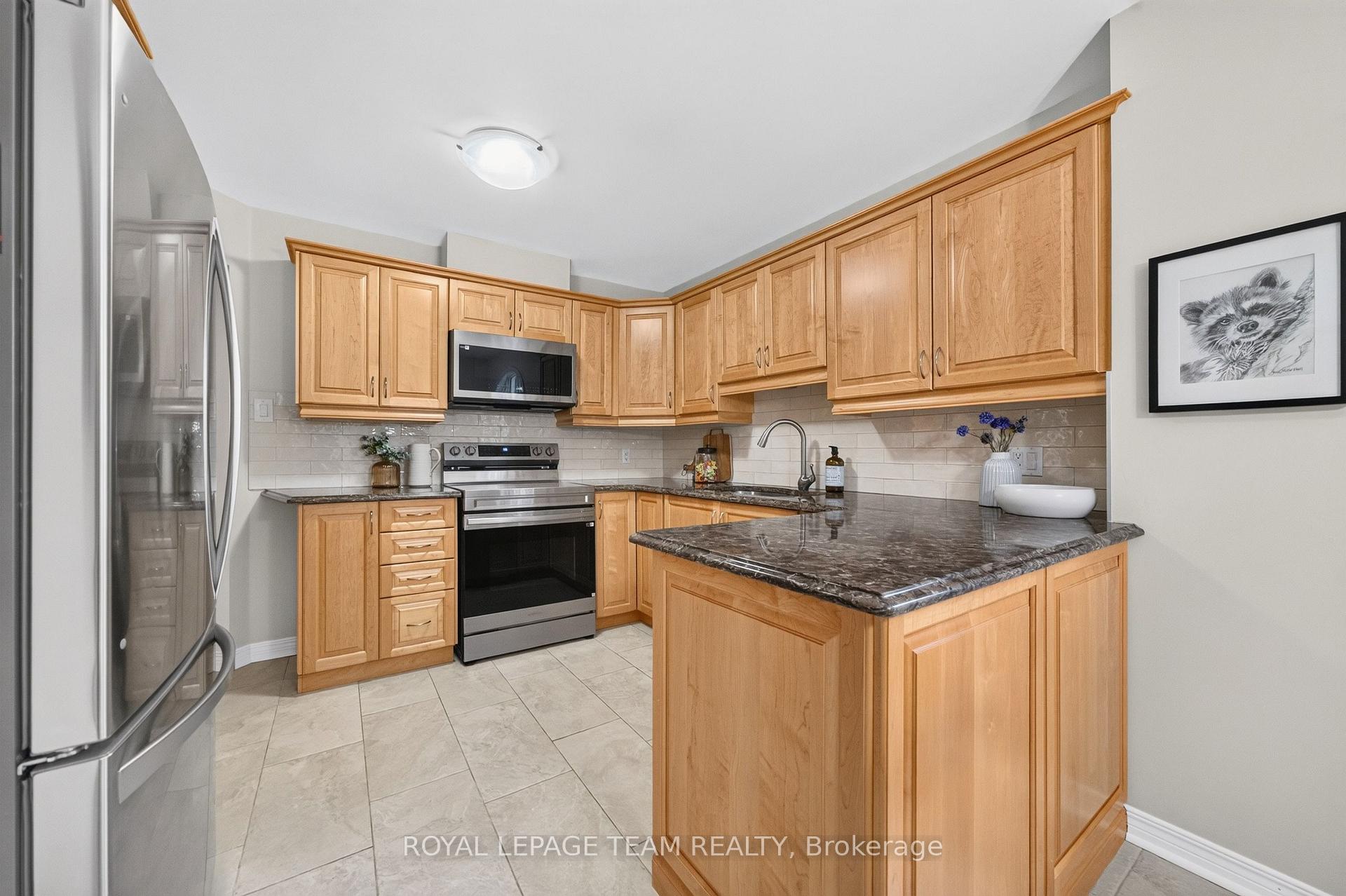 Photo 7 of 8 Partridge Drive, Ottawa, Kanata - Bridlewood — HOMEH