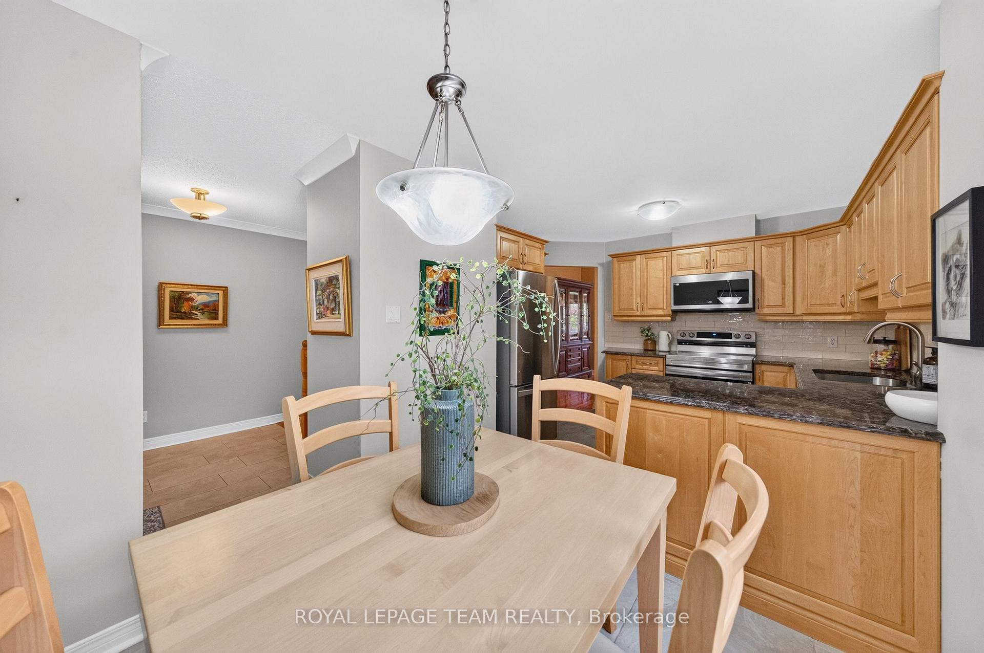 Photo 10 of 8 Partridge Drive, Ottawa, Kanata - Bridlewood — HOMEH