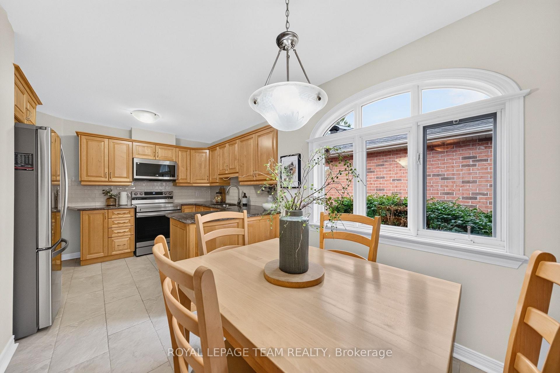 Photo 12 of 8 Partridge Drive, Ottawa, Kanata - Bridlewood — HOMEH