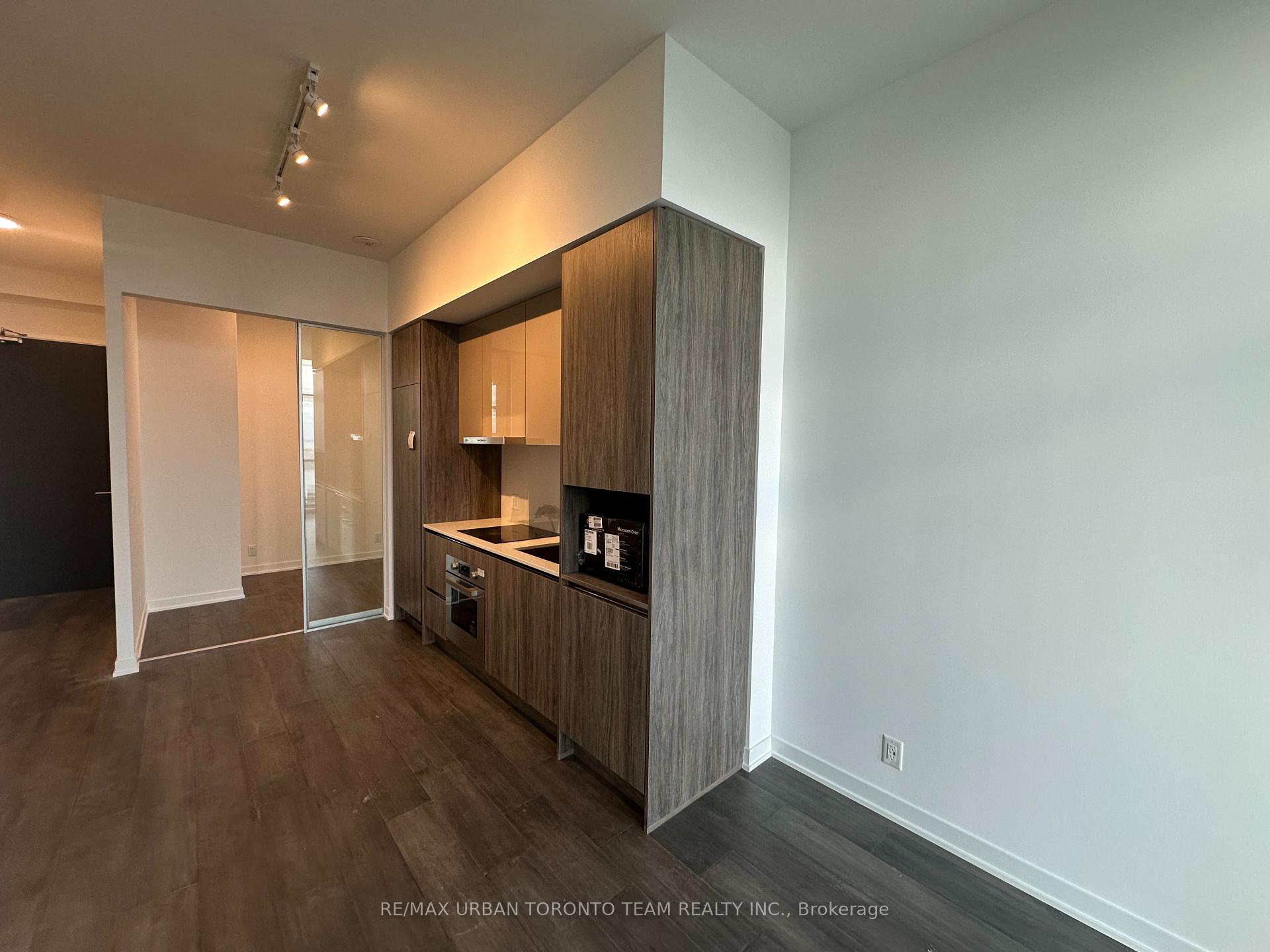 Photo 6 of Unit PH08, 180 Front Street E, Toronto, Moss Park — HOMEH