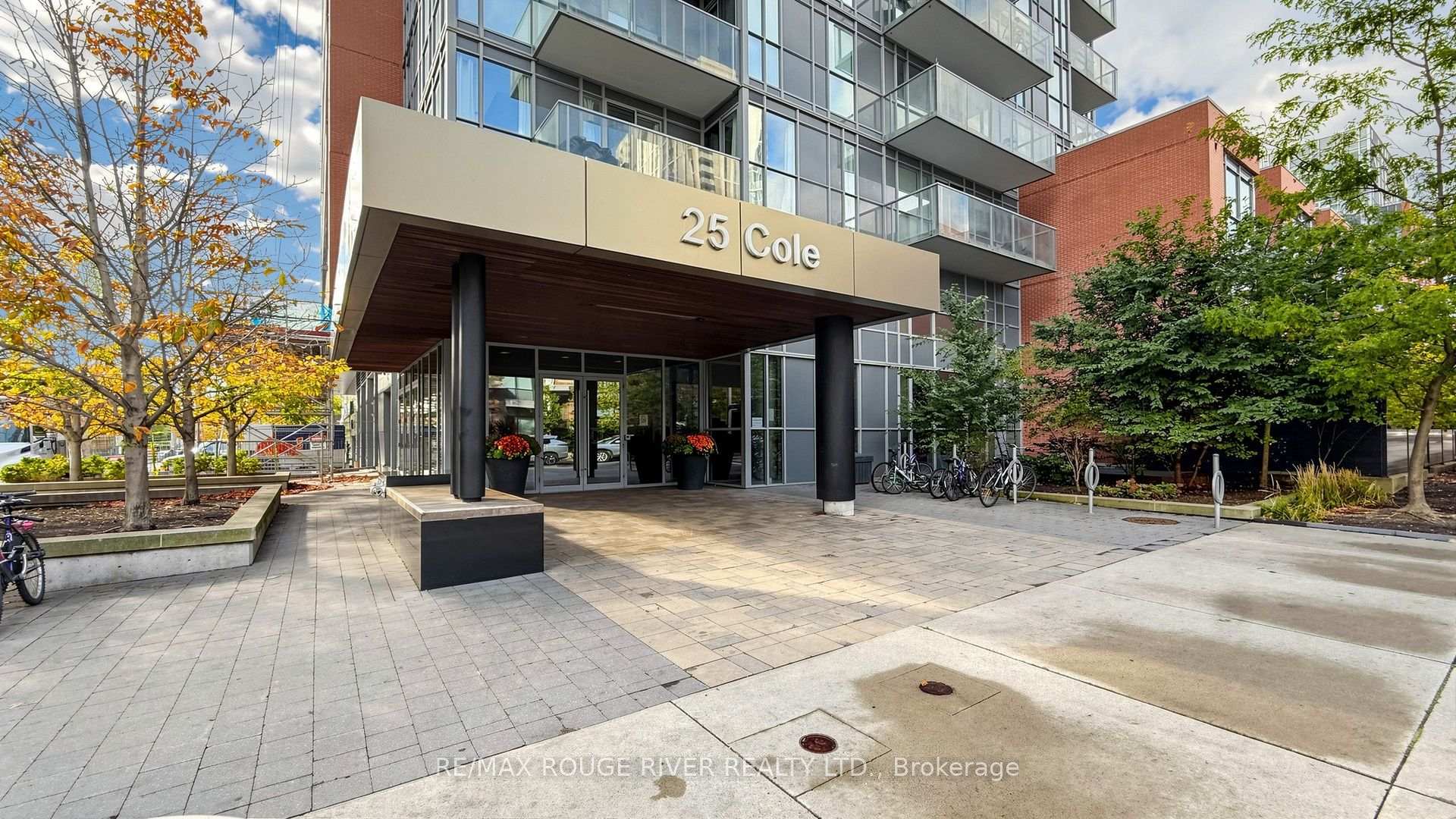 Photo 2 of Unit 322, 25 Cole Street, Toronto, Regent Park — HOMEH