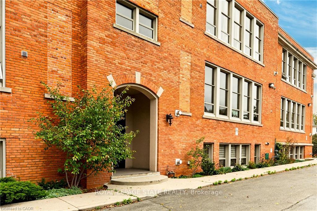 Photo 2 of Unit 13, 357 Hunter Street W, Hamilton, Kirkendall — HOMEH
