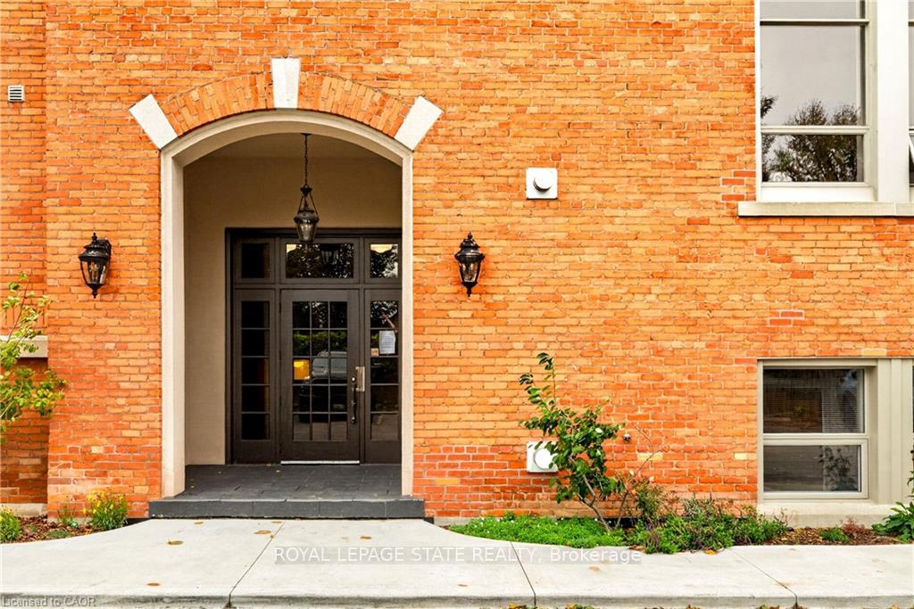 Photo 3 of Unit 13, 357 Hunter Street W, Hamilton, Kirkendall — HOMEH