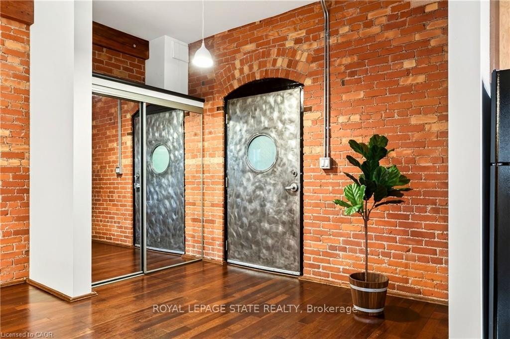 Photo 4 of Unit 13, 357 Hunter Street W, Hamilton, Kirkendall — HOMEH