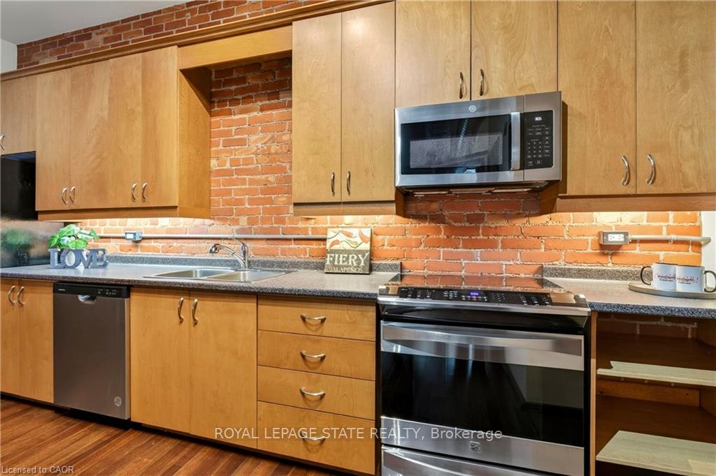 Photo 11 of Unit 13, 357 Hunter Street W, Hamilton, Kirkendall — HOMEH