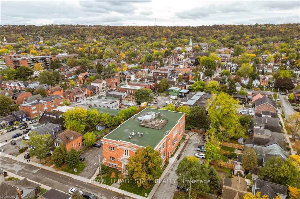 Photo 32 of Unit 13, 357 Hunter Street W, Hamilton, Kirkendall — HOMEH