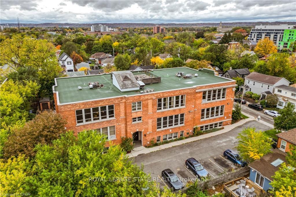 Photo 34 of Unit 13, 357 Hunter Street W, Hamilton, Kirkendall — HOMEH
