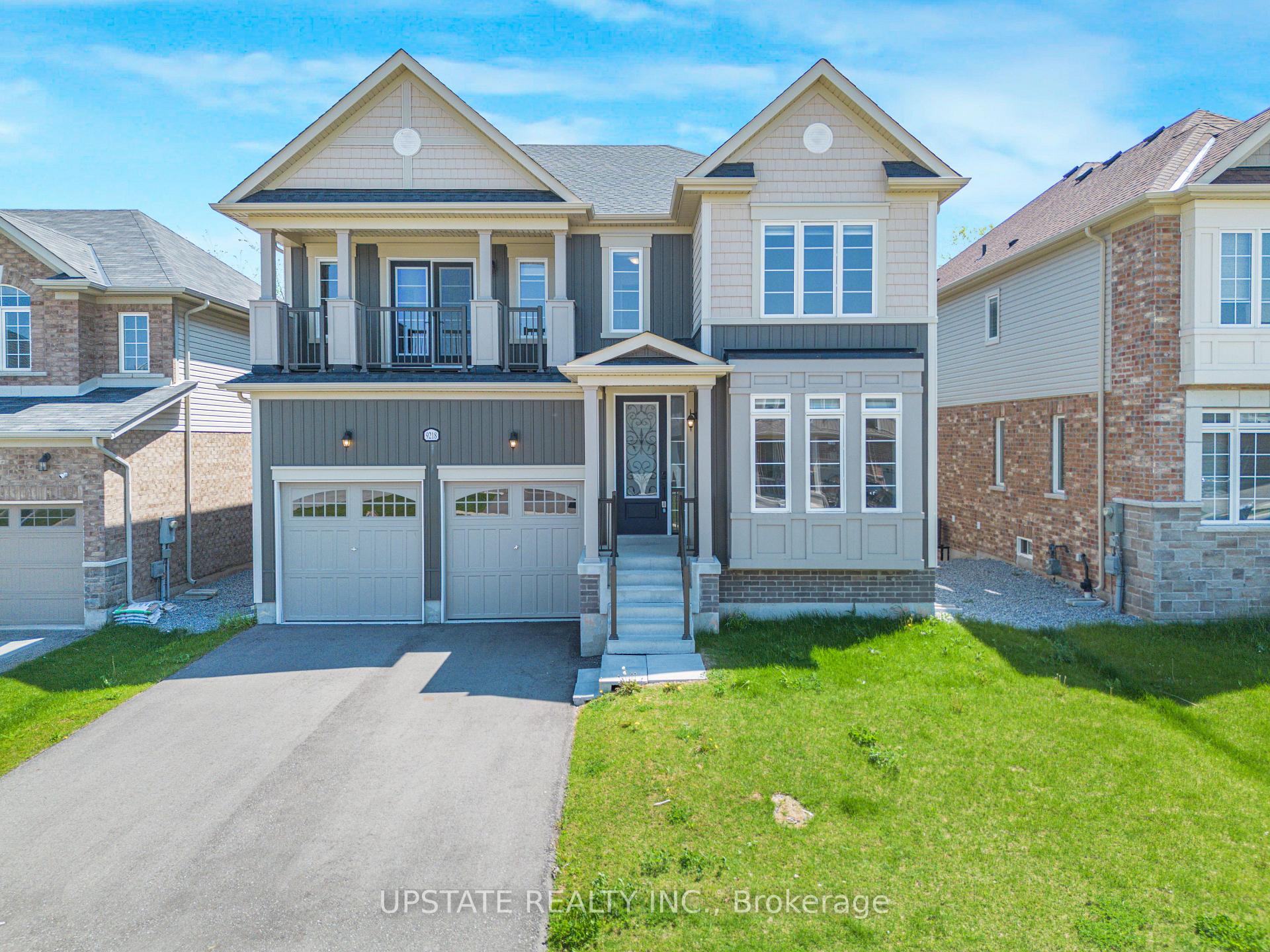Front of 9218 White Oak Avenue N