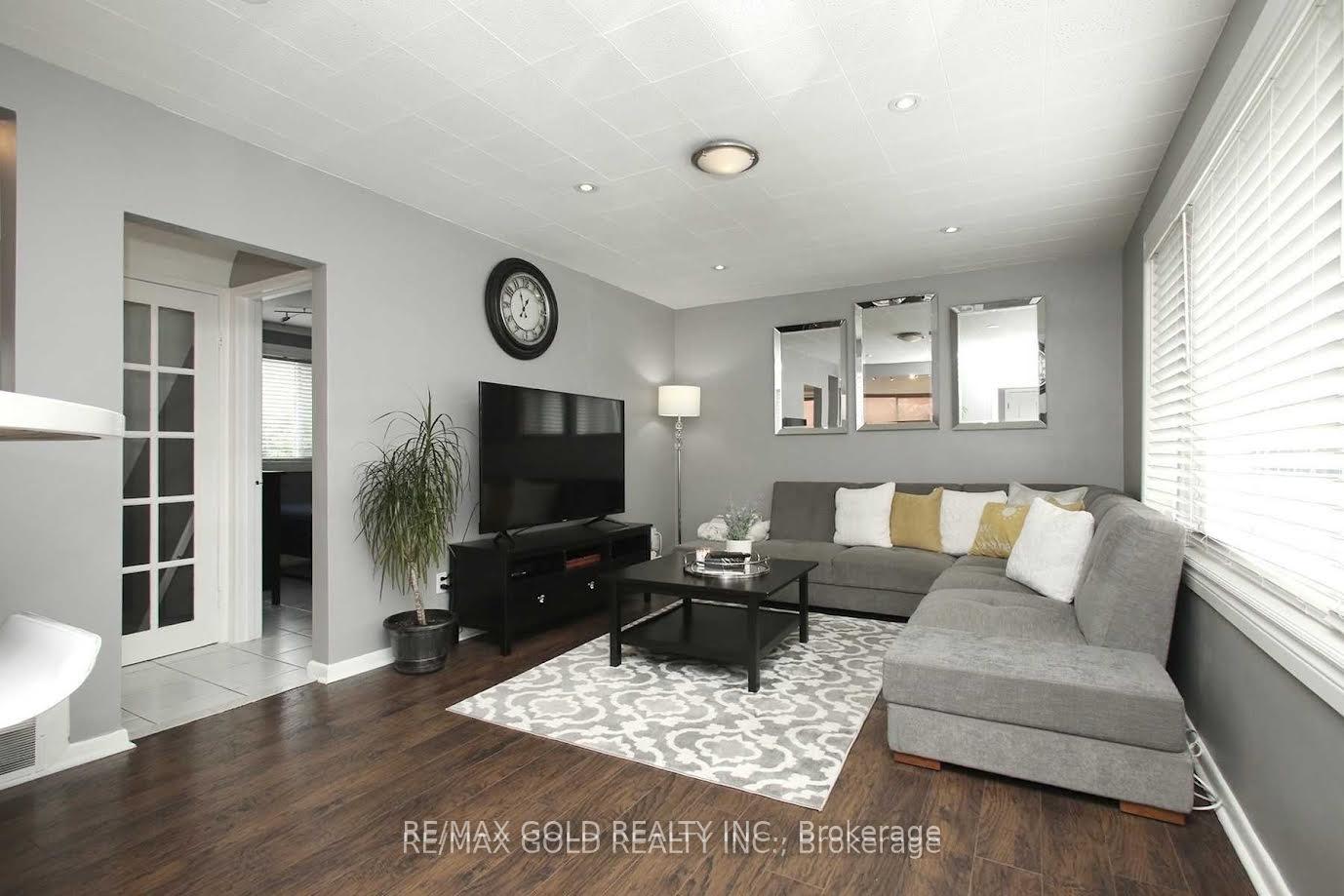 Photo 3 of 3269 Etude Drive, Mississauga, Malton — HOMEH