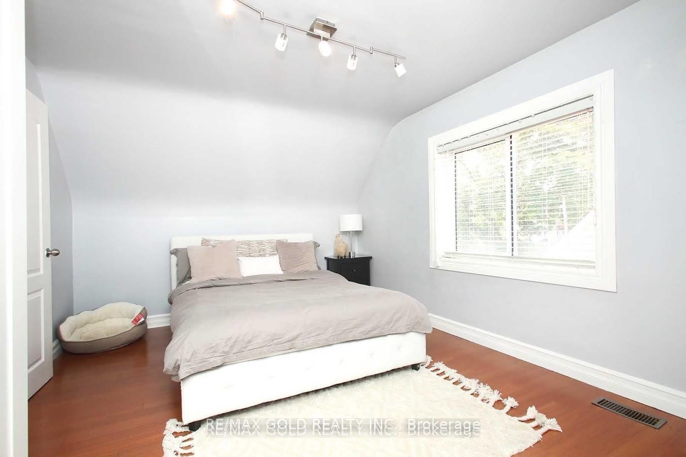 Photo 4 of 3269 Etude Drive, Mississauga, Malton — HOMEH
