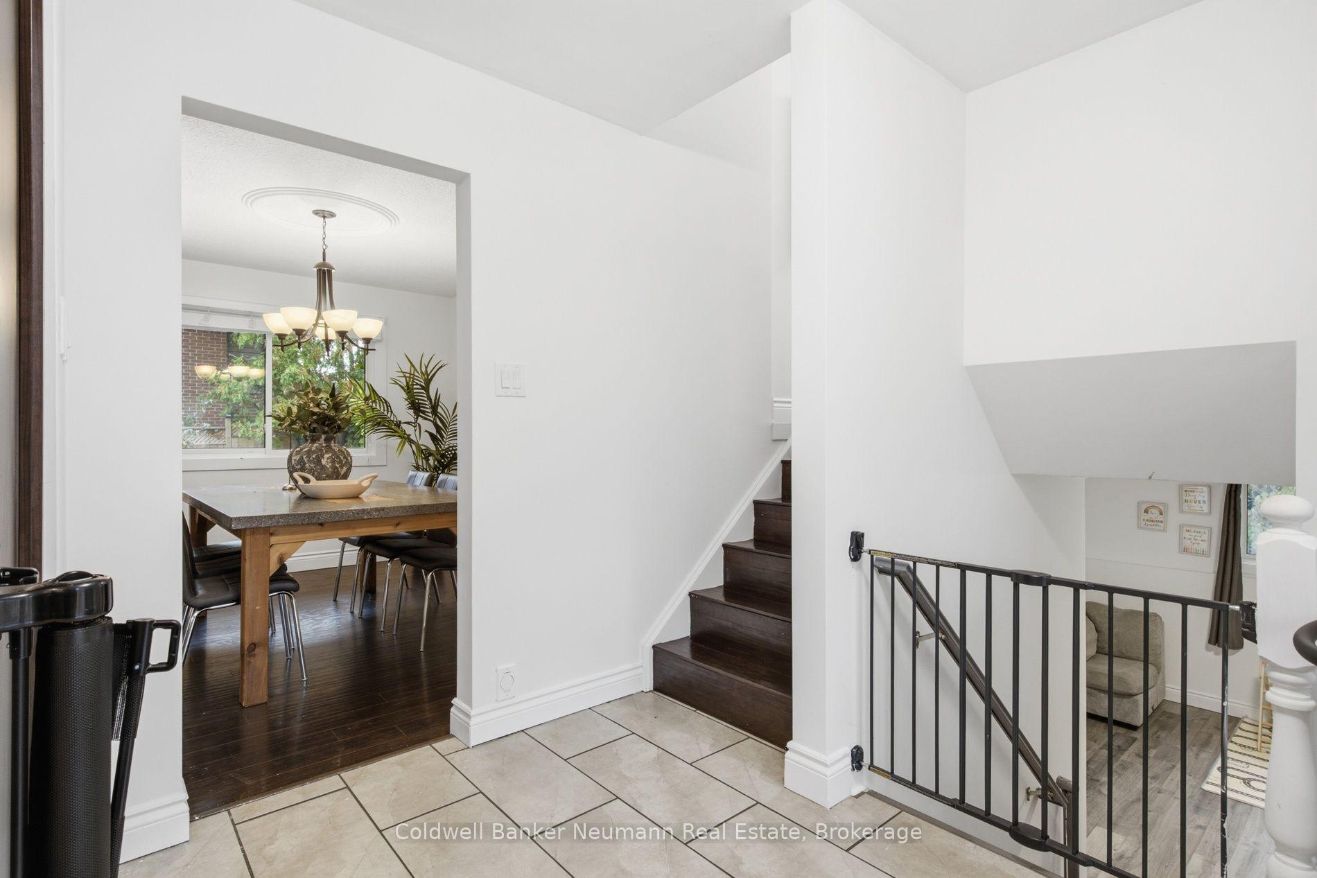 Photo 12 of 81 Marksam Road, Guelph, Willow West/Sugarbush/West Acres — HOMEH