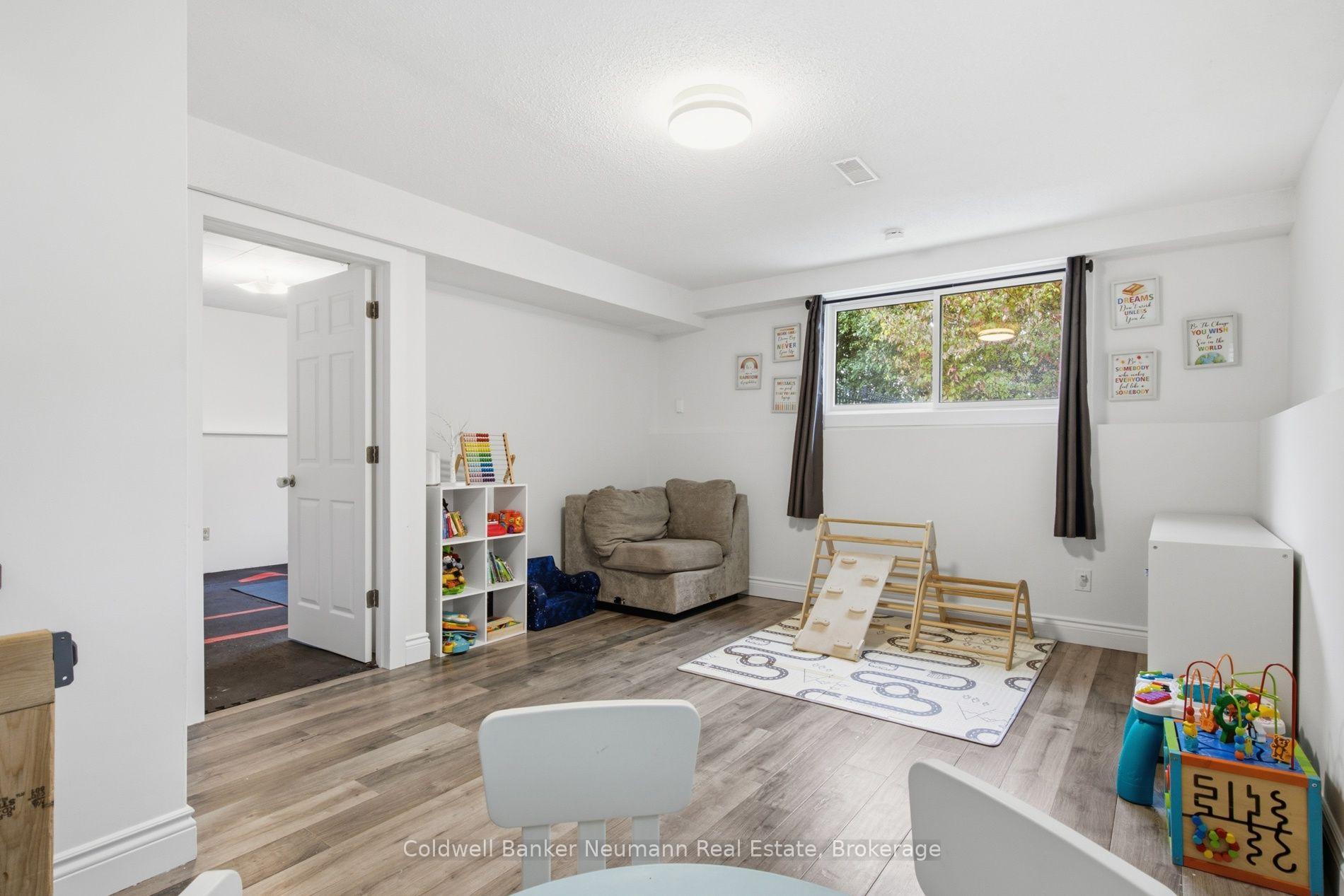 Photo 18 of 81 Marksam Road, Guelph, Willow West/Sugarbush/West Acres — HOMEH