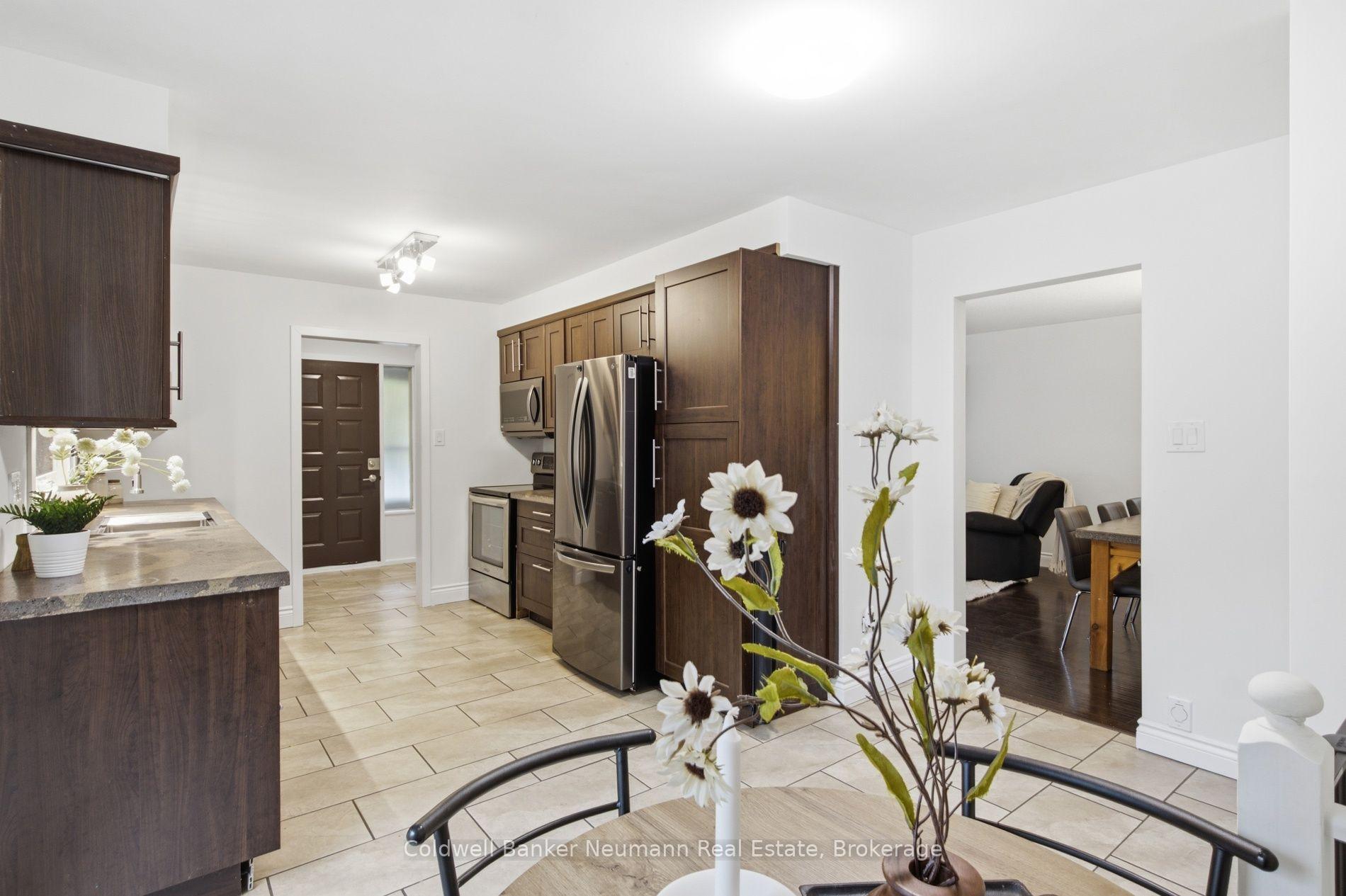 Photo 31 of 81 Marksam Road, Guelph, Willow West/Sugarbush/West Acres — HOMEH