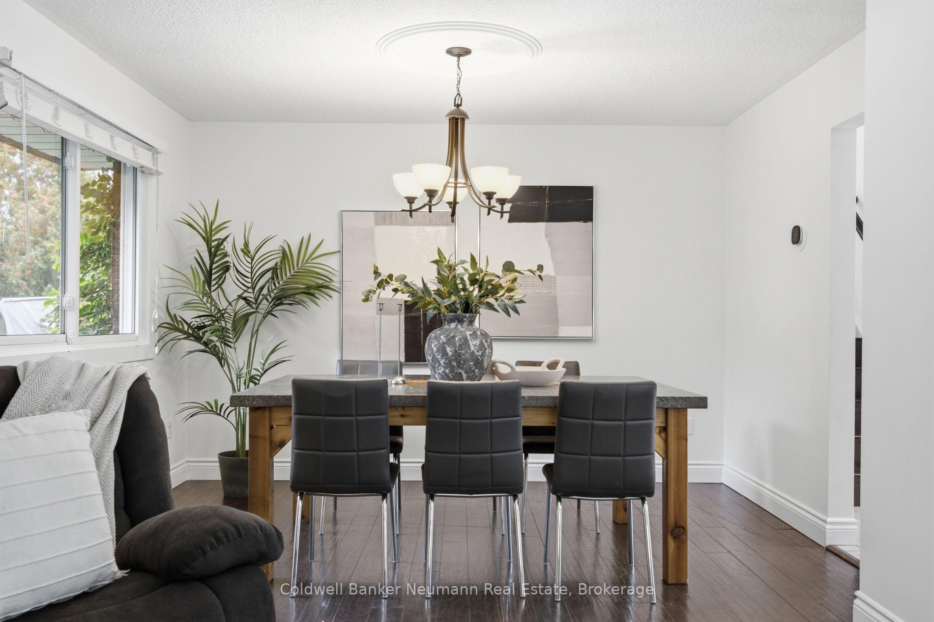 Photo 32 of 81 Marksam Road, Guelph, Willow West/Sugarbush/West Acres — HOMEH