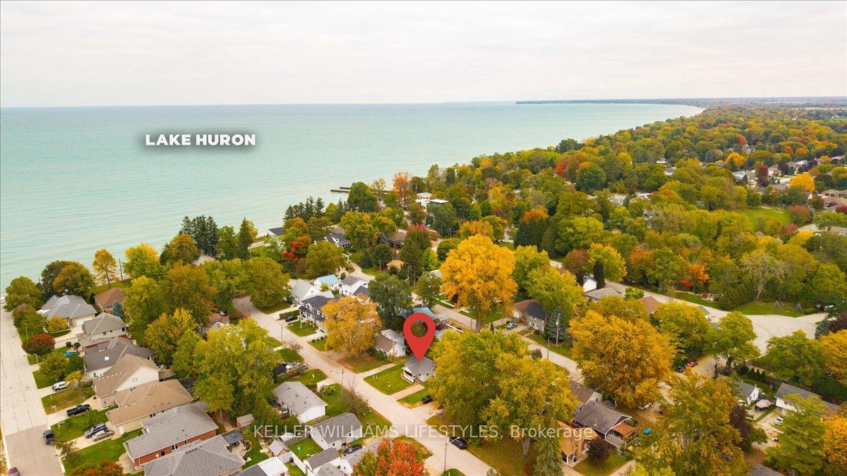 Photo 2 of 2018 Jean Avenue, Sarnia — HOMEH