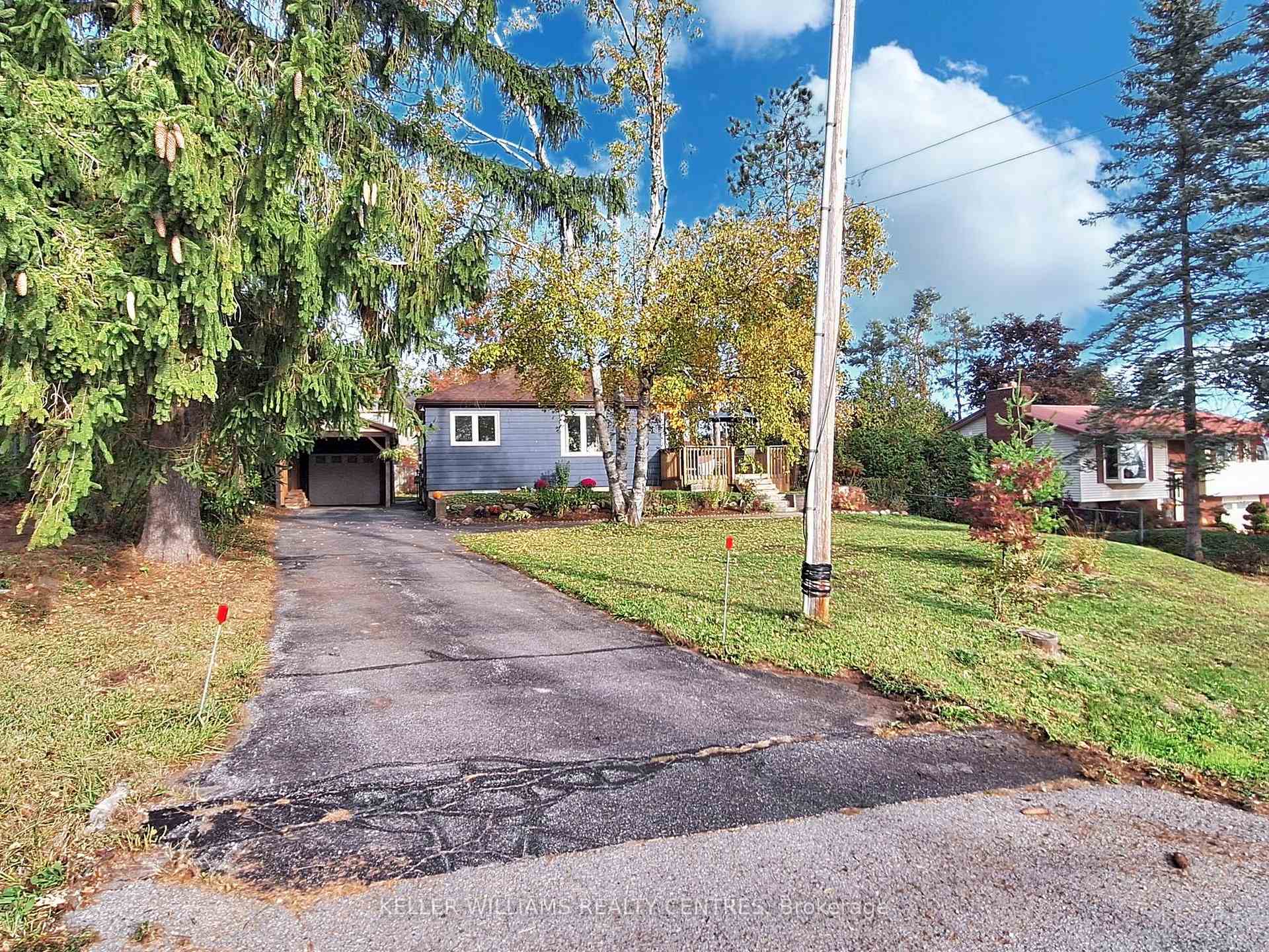 Photo 2 of 24 Goldie Drive, Orillia — HOMEH